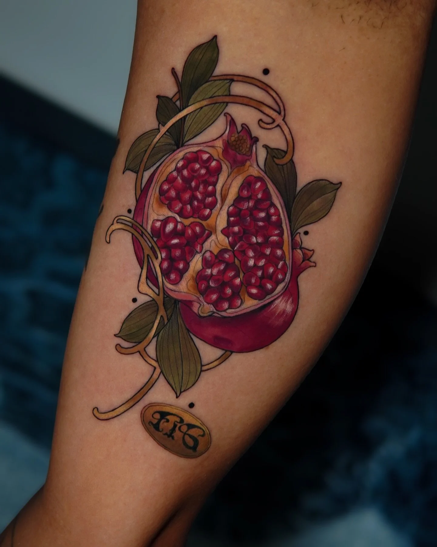 Pomegranate tattoo from today&hearts;️
Books are currently closed. Stay tuned on my stories for updates. 

#rosewelltattoo #eminencetattoo #flashtattoo #tattooflash #mariettatattoo #atlantattoo#tattooatlanta #georgiatattoottoo #atlantatattooartist #t