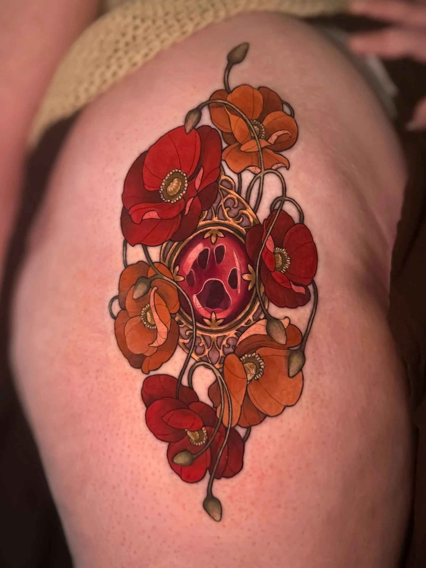 Obsessing over this color palette&hearts;️ 

&hearts;️Books are currently closed. Booking updates will be posted here and at @escatlatatattoo. To join my mailing list go to https://www.escarlatatattoo.com &hearts;️

#sandyspringstattoo #escarlatatatt