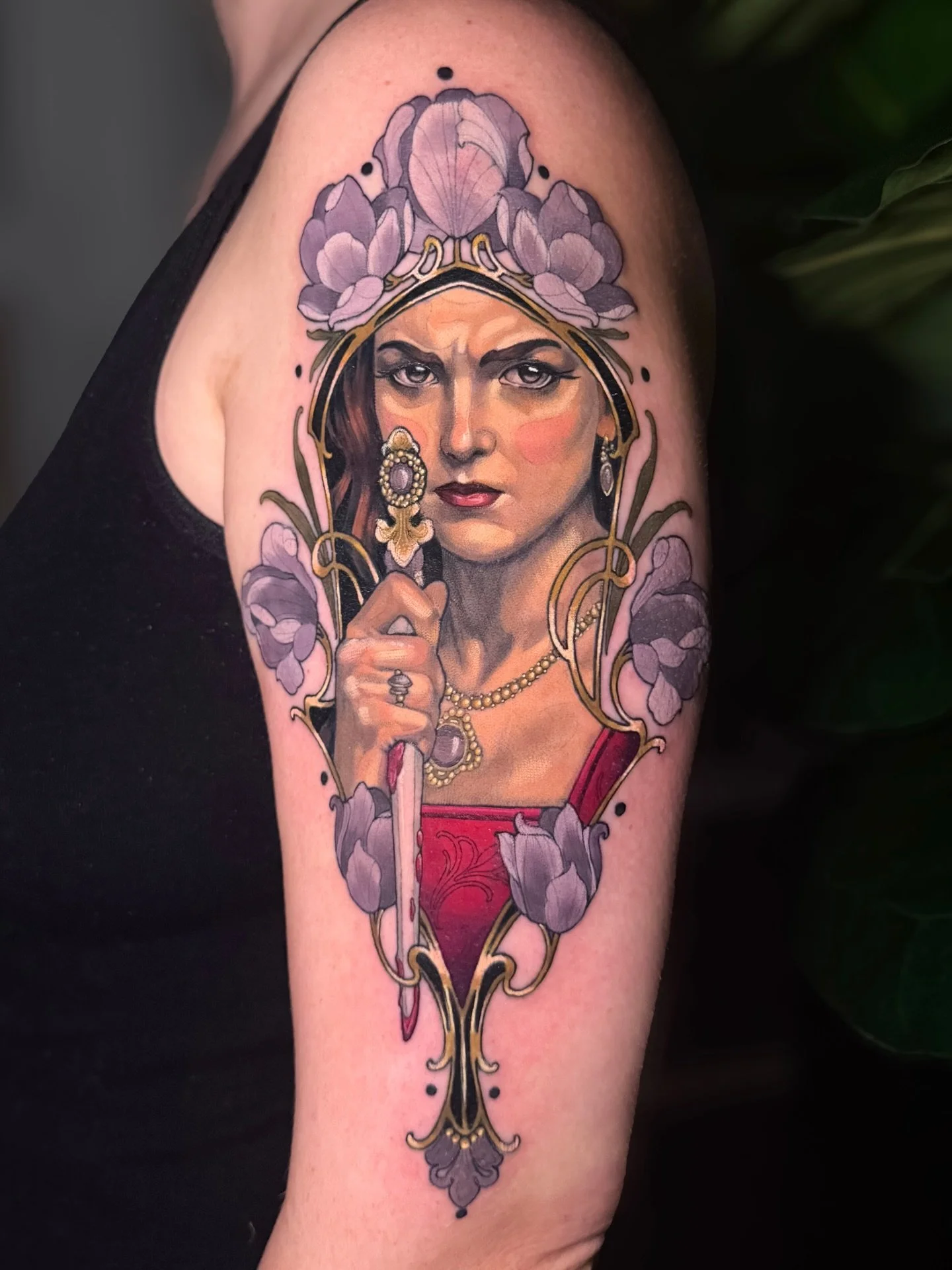 Lady based on the opera Tosca, thank you Flo! &hearts;️Books are currently open and will close 09/29 at 12:00pm&hearts;️ Booking updates will be posted here and at @escatlatatattoo. To join my mailing list go to https://www.escarlatatattoo.com 

#san