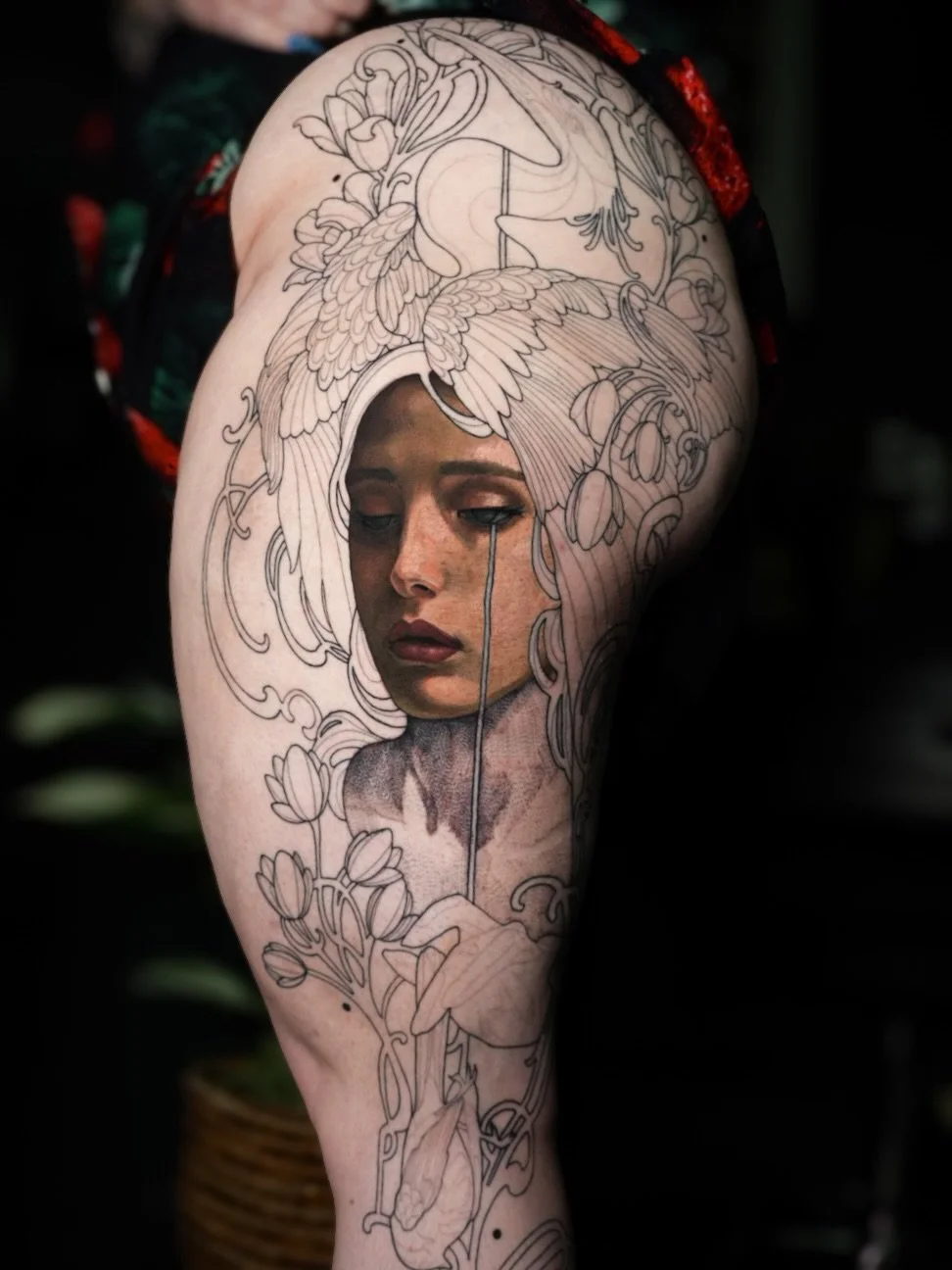 Started working color into this leg panel today. Looking forward to continuing it, and I would love to take on more pieces like this when my books open again! 

Join my mailing list at https:www.escarlatatattoo.com 

#atlantatattoo #artnouveautattoo 