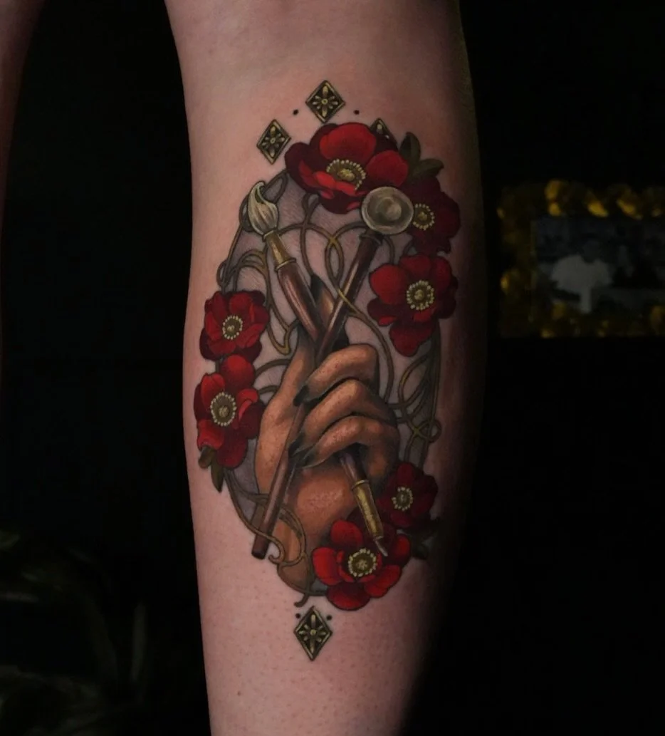 For Emily, obsessed with those red flowers! 

Join my mailing list at https:www.escarlatatattoo.com 

#atlantatattoo #artnouveautattoo #neotraditionaltattoo #painterlytattoo #neocalssicaltattoo