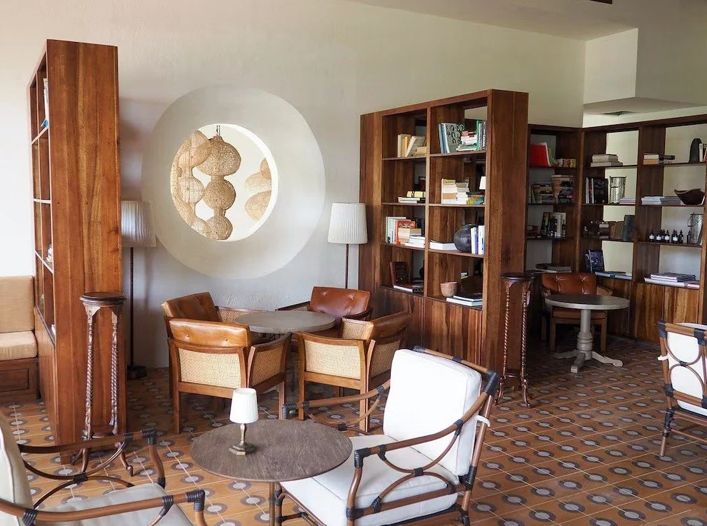 The library bar at Itz'ana Resort, Placencia, Belize
