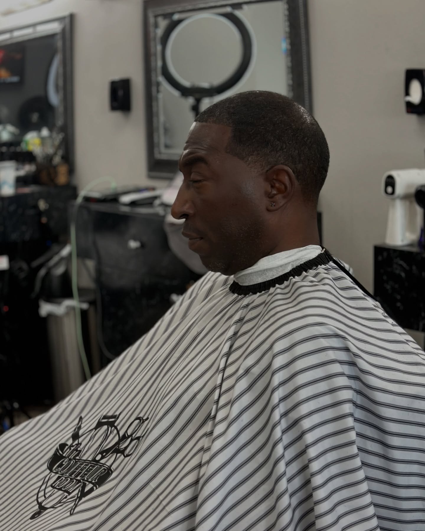 Come get right at The Coiffeur Room this 4th of July weekend! Walk out looking sharp for the fireworks 💈✂️ #HolidayCuts #CoiffeurRoomVibes #July4thReady #houstonbarber