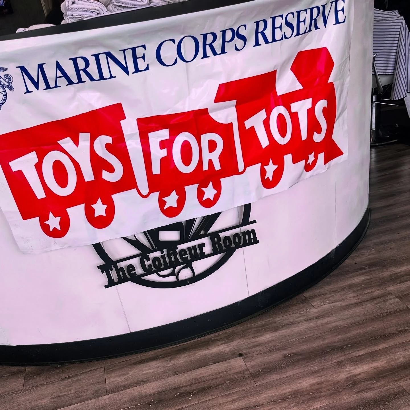 🎁 Toys for Tots Drop-Off Location! 🎁
We&rsquo;re excited to share that The Coiffeur Room is an official Toys for Tots drop-off site!
Help us spread some holiday cheer by donating a new, unwrapped toy for children in need this season. ❤️
📍 Drop off