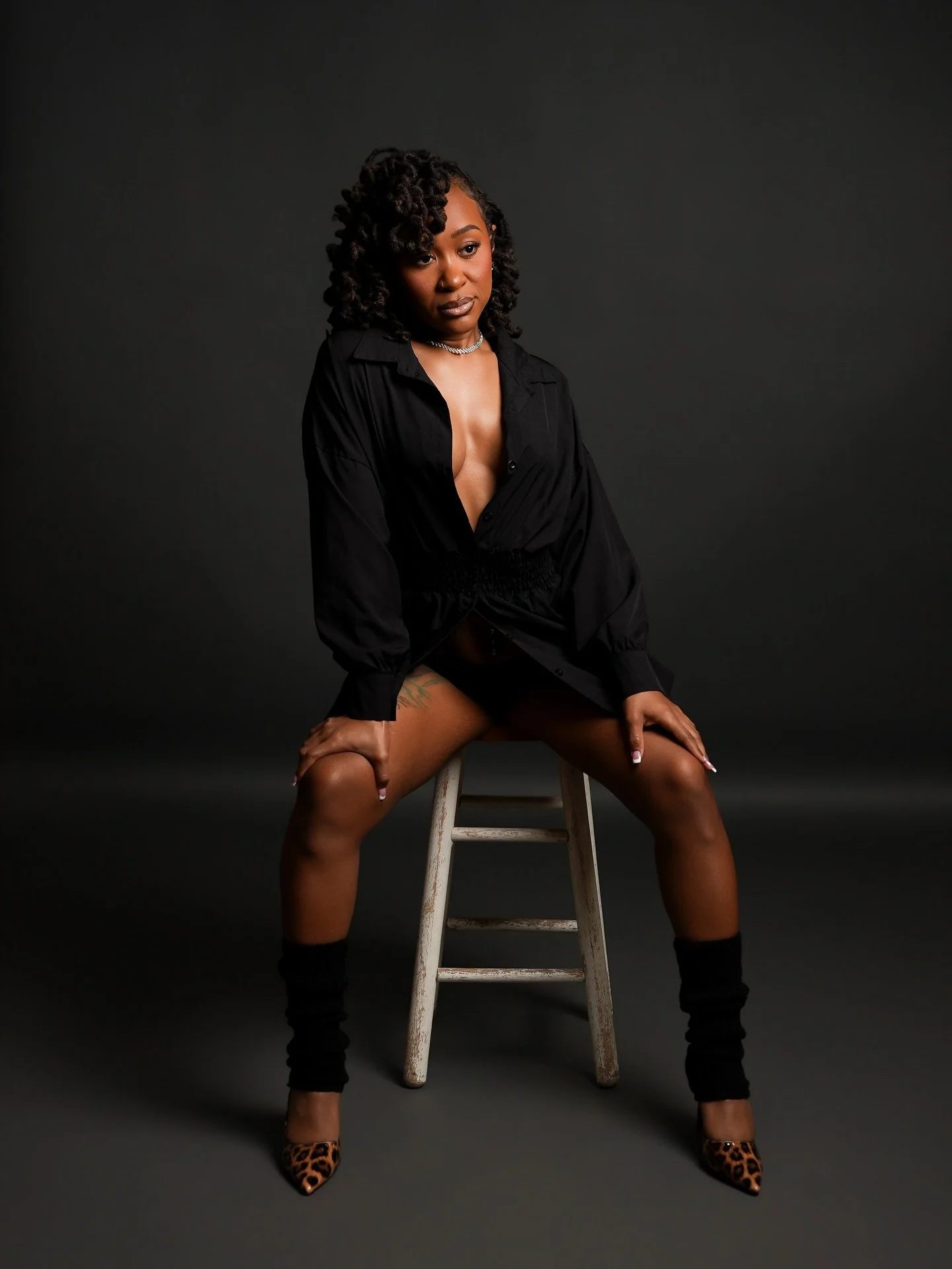 Another year. Another level. 

Grateful to God for friendships, wisdom, family, health&hellip; and RELEASE.
Thank you for continuing to lead me.

I truly appreciate all the texts and love 🖤
Especially the ones that spoke to my character and light.

