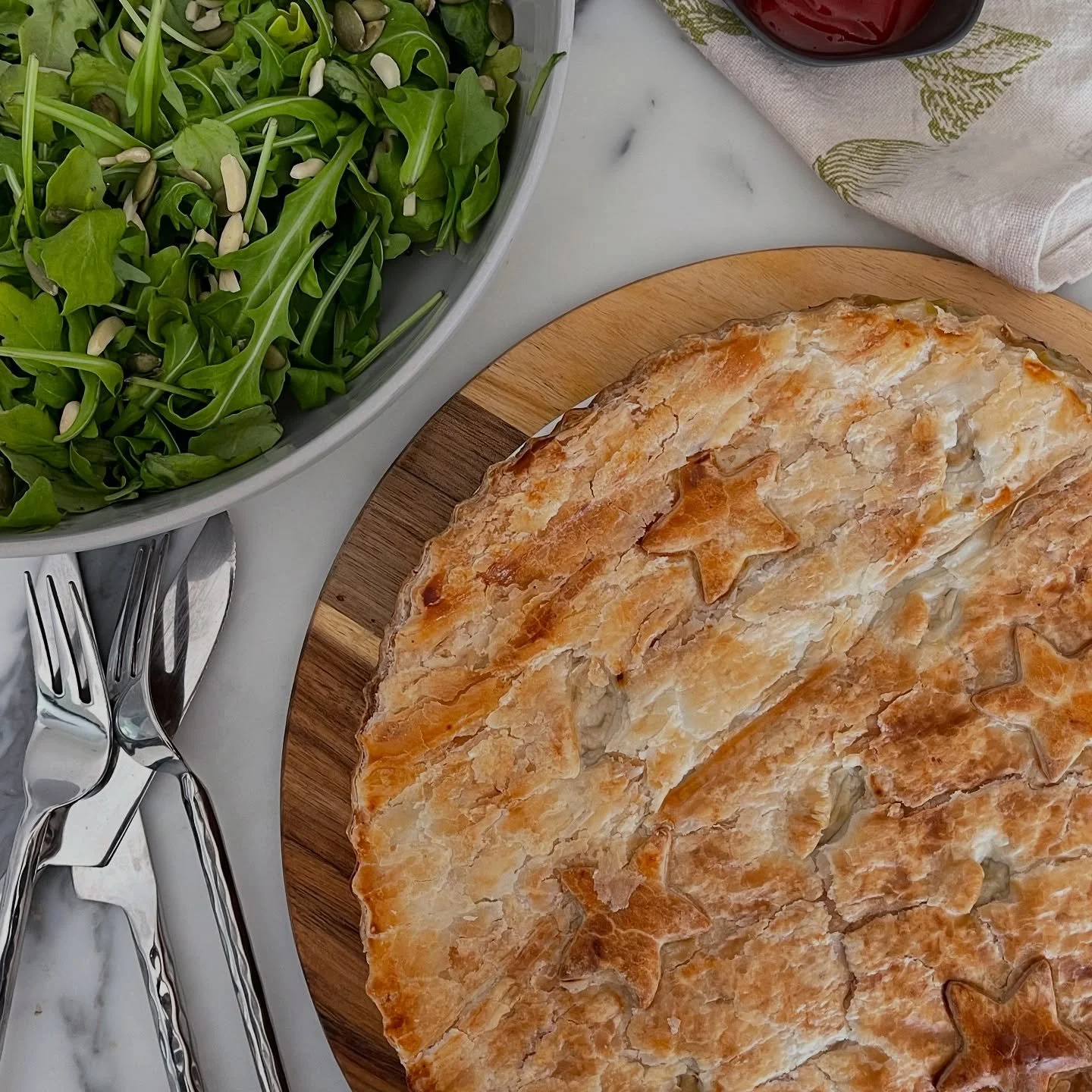 Chicken and Leek Pie 🥧 
Our famous, homemade family pie - the perfect dinner for these cold winter nights! 

#chickenandleekpie #chickenpies #inapickledeli