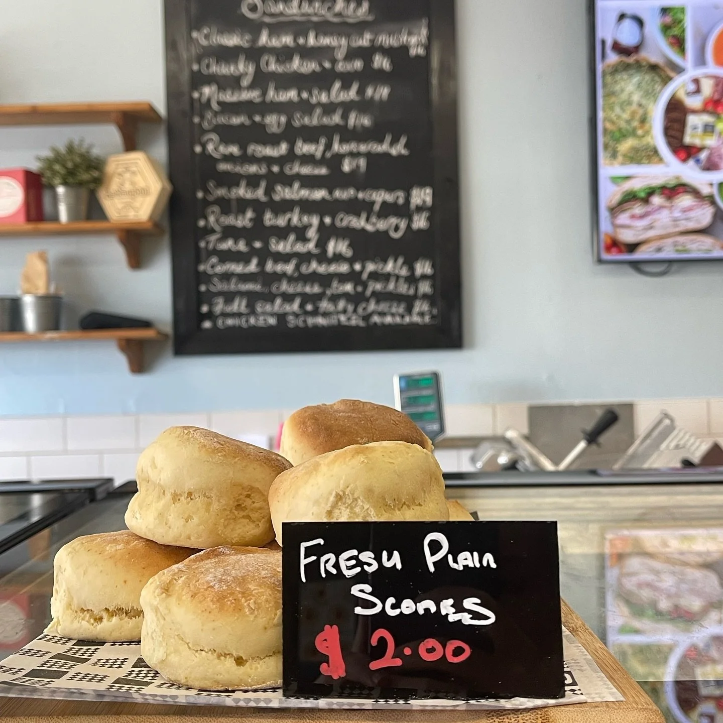 Homemade, delicious and freshly baked scones💛

Available in store or call us and order today! 
#inapickledeli