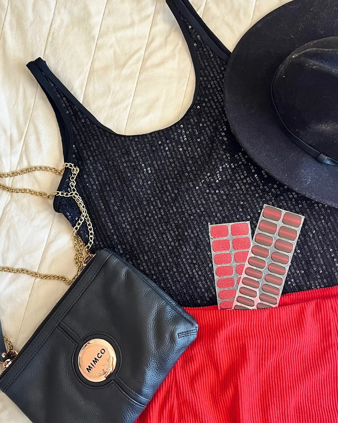 New Year&rsquo;s Eve prep, minus the salon dash 

Laying out the outfit, choosing the nails, doing it all at home on my own time. That&rsquo;s the part I love most. No appointments. No rushing. Just switching sets to match the moment.

As 2025 wrap