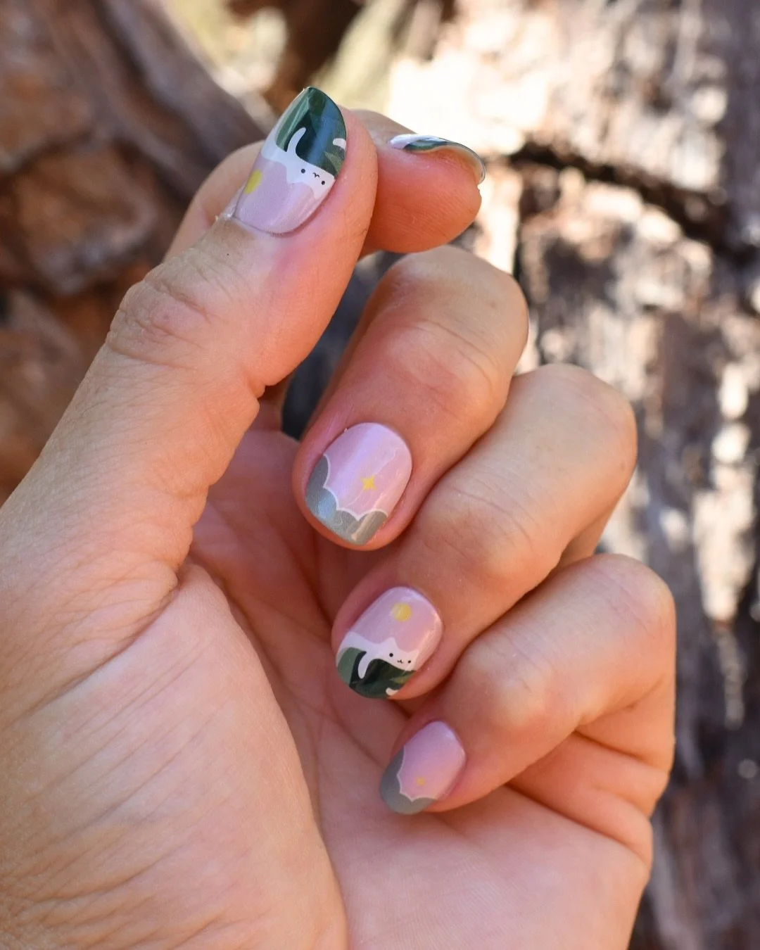 Love Your Pet Day 🐾
Catnap felt like the only choice.
A wrap inspired by slow mornings, warm sun patches, and the kind of company that doesn&rsquo;t need words.

#InternationalLoveYourPetDay 
#FrankieAndCo 
#CatnapWrap 
#SemiCuredGelNailWraps 