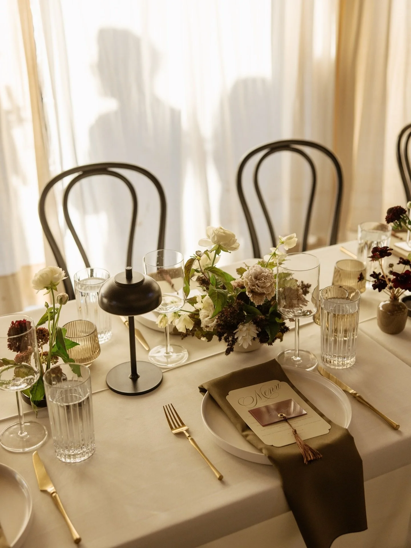 Details from Jessica + Luke&rsquo;s perfect fall day 🤍 

Event planning + design @jessmckinneyevents 
Venue @theoldschoolnashville
Florals @lilliansfloralstudio 
Photography @davidweflen 
Rentals @curatedeventsnashville 
Catering @junipergreenkitche