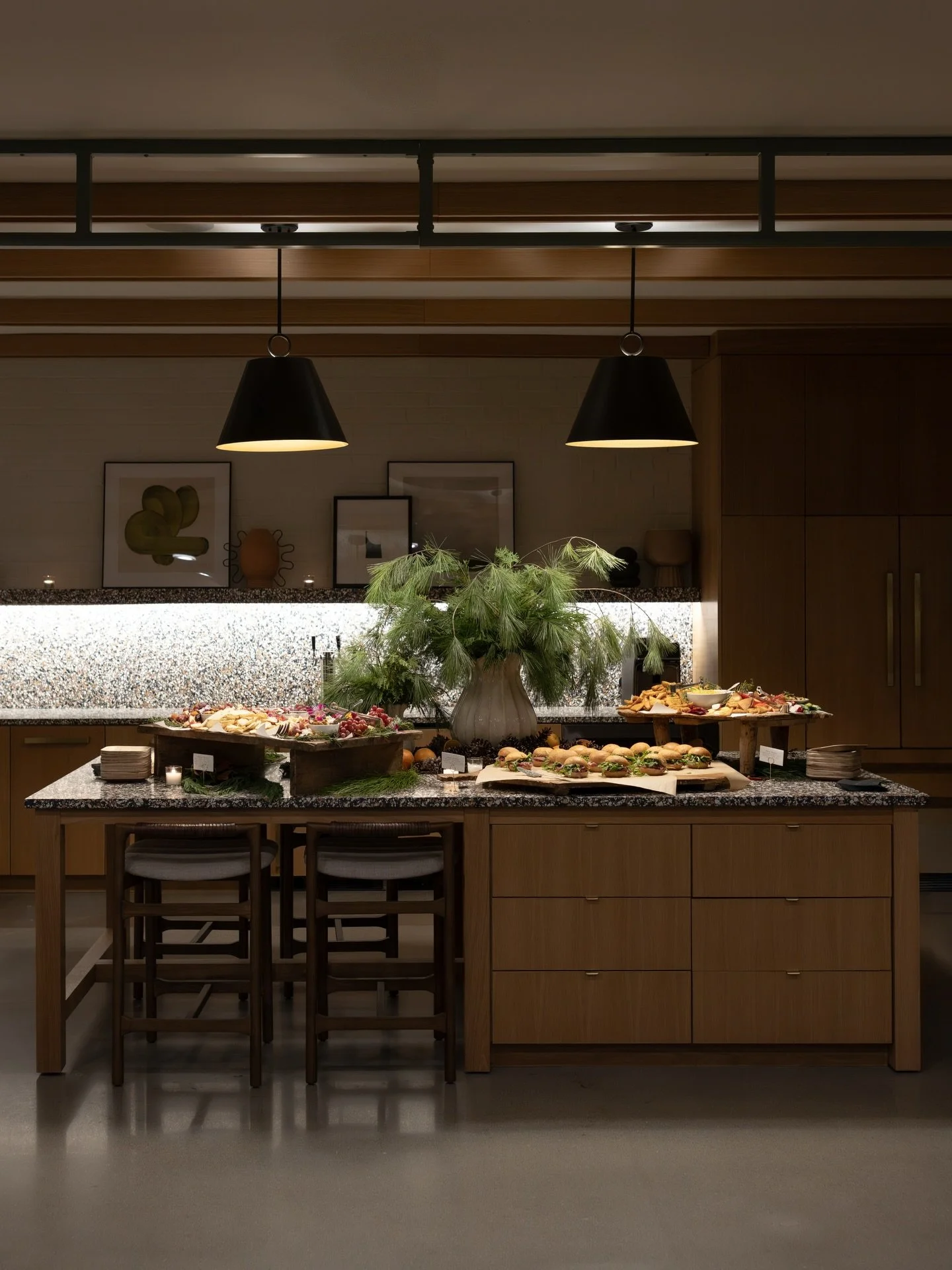 Christmas Party + @livealtarochelle Grand Opening details ✨slide 14 though 👀 

Planning + design @jessmckinneyevents 
Florals + Christmas decor @dewfloristry 
High res + film @sarahburnettephoto 
Catering @junipergreenkitchen 
Bartending @theaerobar