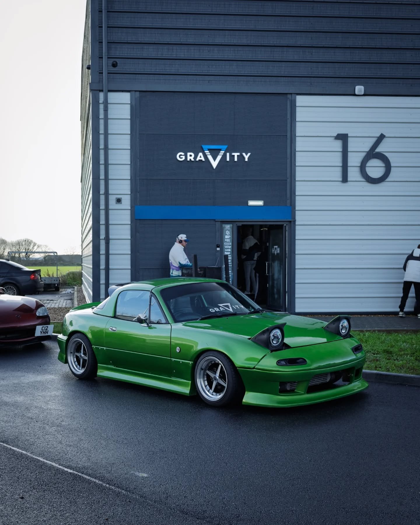 &ldquo;Proof that clean beats loud.&rdquo;

Pop-ups up and sitting just right.
This Mazda MX-5 NA looked right at home outside Gravity HQ, Colchester &mdash; classic lines, proper stance, zero noise needed 💚

📍 Gravity HQ
📷 @tobyloveland_photo

#M