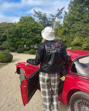 Stylish personalised leather jacket hand-painted by Bee Davies Illustration. Featuring a vibrant floral design and custom “Mrs Ford” lettering, this bespoke piece combines artistry and individuality - perfect for modern brides seeking unique, stateme