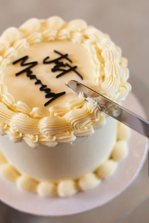 AMBER'S BAKES AND CAKES