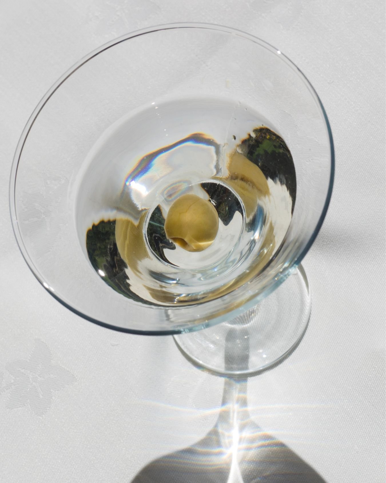 A cool martini cocktail at a wedding. 