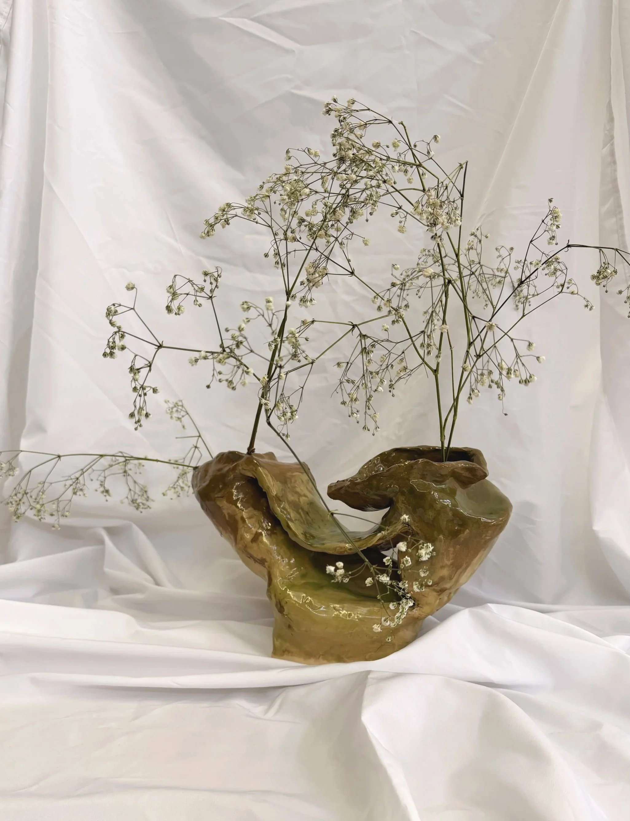 Untitled, 2025
(clay, glaze)
15x10x25