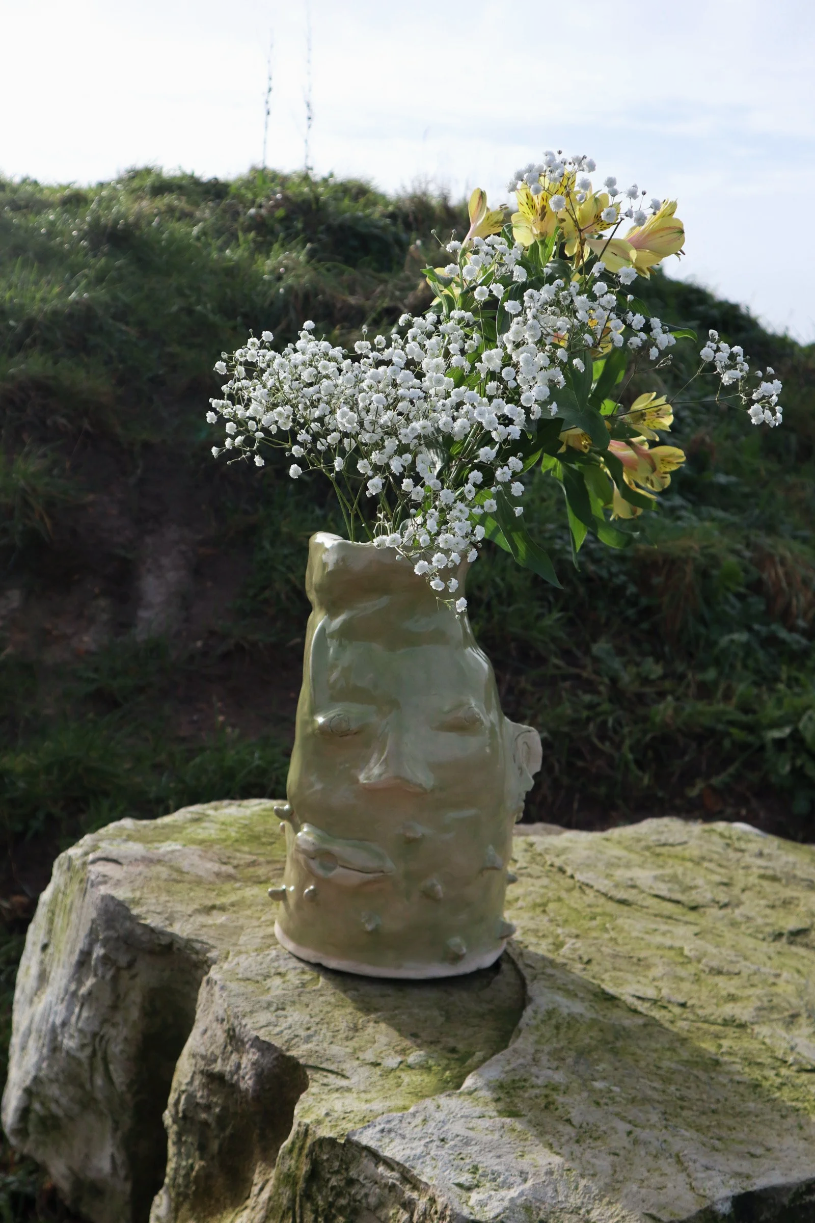 "Mcthew", 2025
(Clay, glaze)
15x15x30