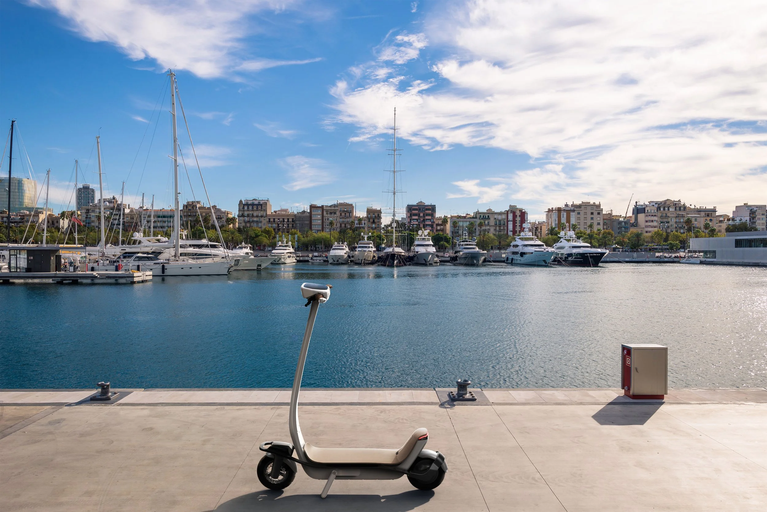 Lampsy Puerto Bcn.jpg