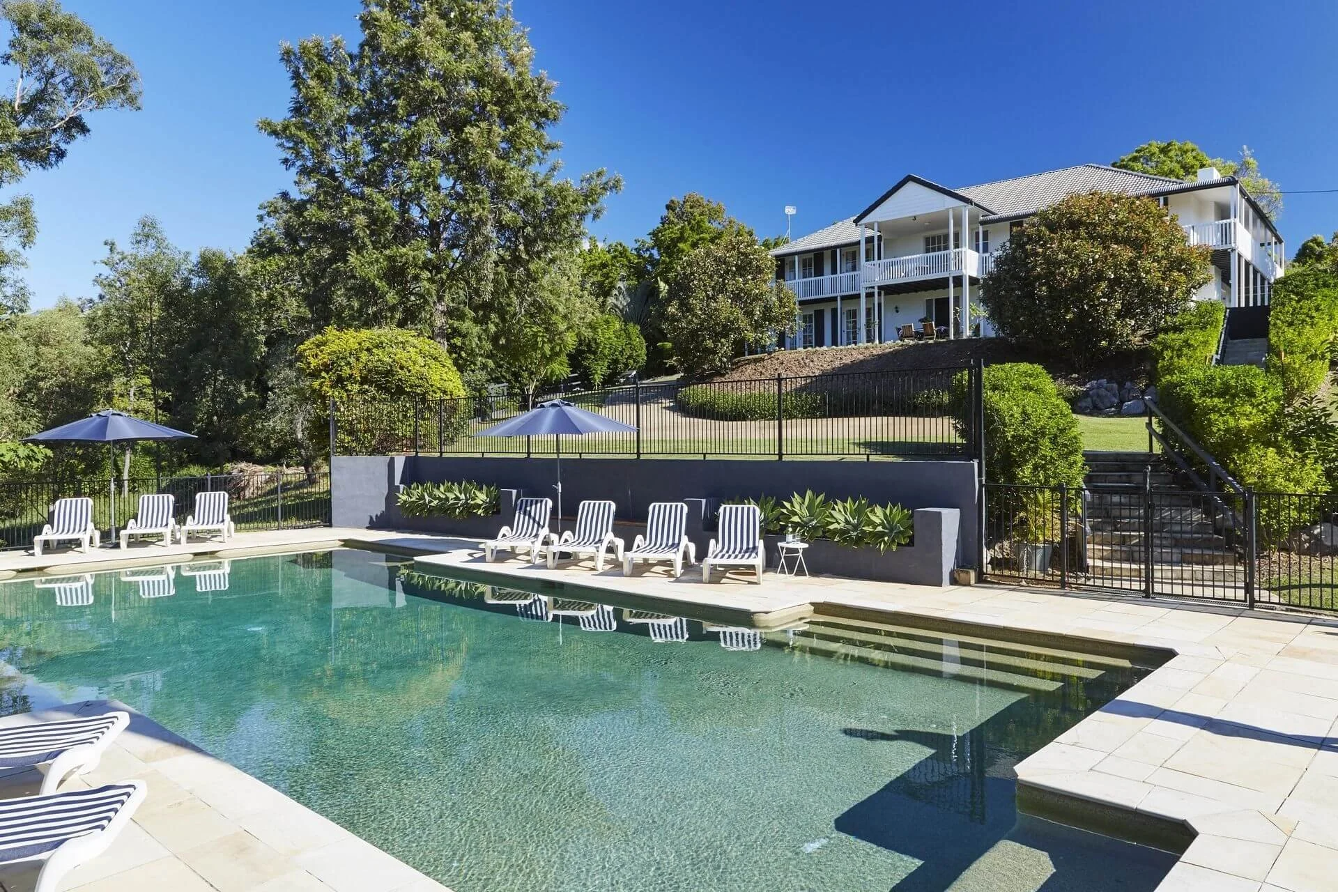 pool-house.jpg