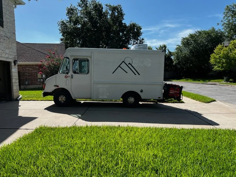 Far Horizon Coffee’s original mobile coffee truck before the brand evolution, showcasing the company’s early outdoor startup identity.