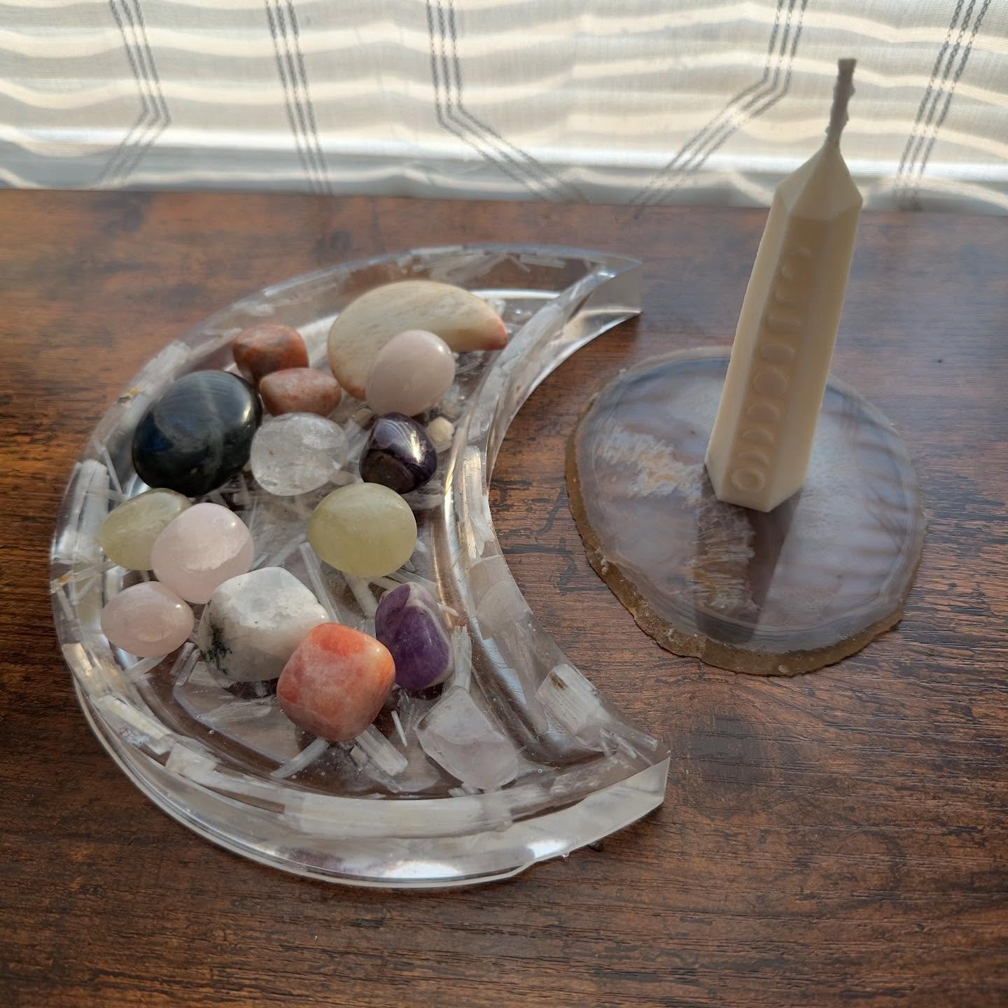 All set for tonight&rsquo;s Strawberry Moon with my cosmic fruit bowl! This full moon in Sagittarius is all about ripening, releasing, and reaching for more. I&rsquo;ve got my crystals charging, candle ready, and intentions brewing.

Featuring:
Peach