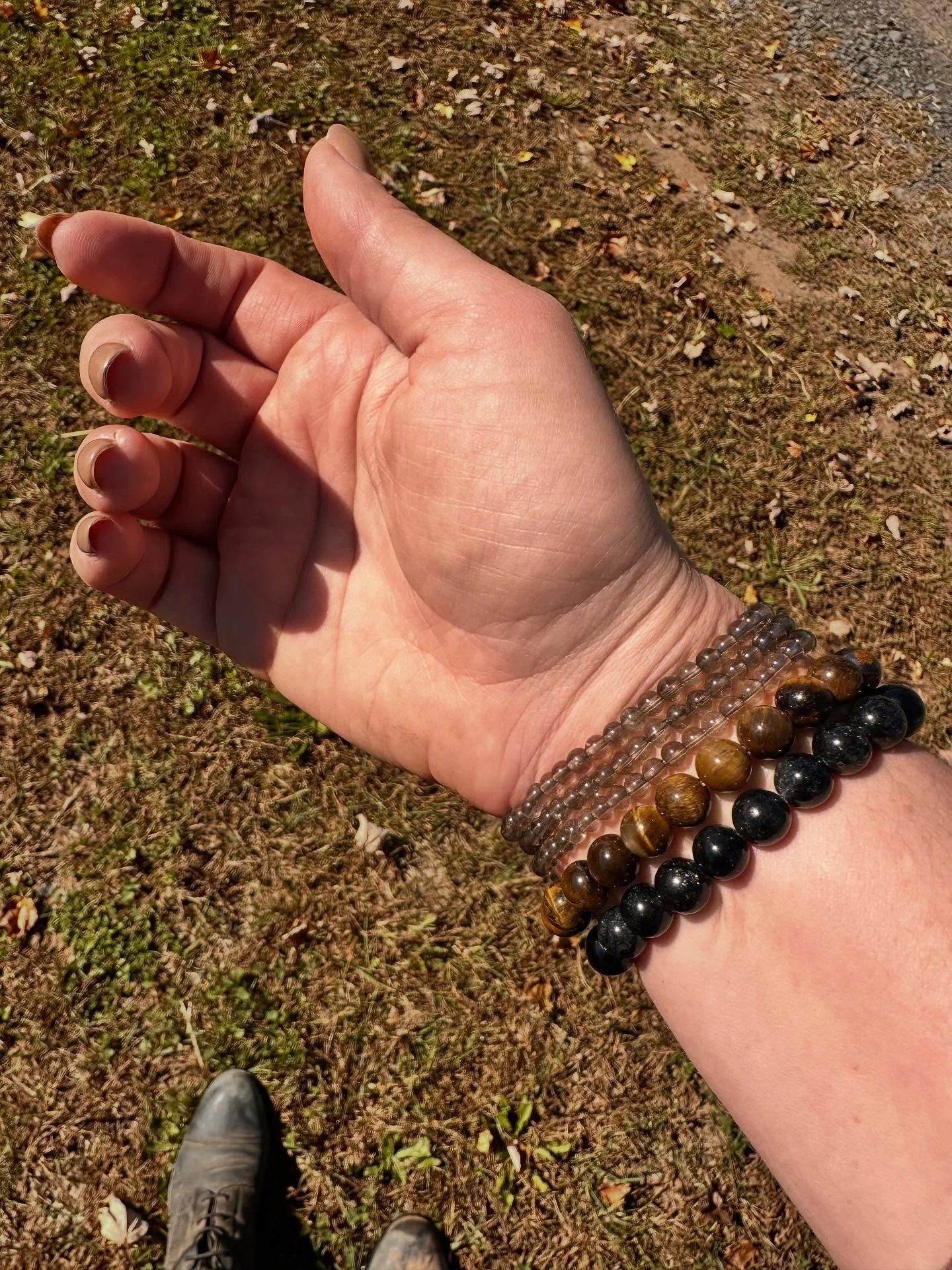 Fall vibes at the farm with today&rsquo;s stack. I&rsquo;m manifesting a clear and grounded focus this month with my smoky quartz, tiger eye, and black tourmaline beaded bracelets.

#fallvibes #farmdays #smokyquartz #tigereye #blacktourmaline #crysta