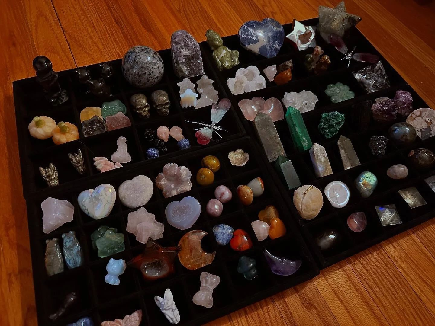 Selected the crystals to display at our pop up at @alvariumbeer this Sunday from 1-5! These trays have something for both the crystal curious and the serious collector, plus something for the Spooky Season girlies and the Swifties, too. Come check it