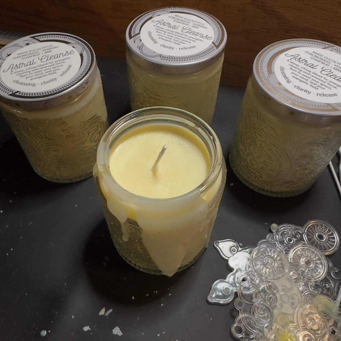 Hand poured &ne; perfect. Sometimes wax spills happen! &ldquo;Oops&rdquo; candles are exclusively available for in person shopping 🤪🕯️🧨

#handpoured #soycandle #candlemaker #astralcleanse #makersofig #shoplocal #shopsmall #localct #magic #metaphys