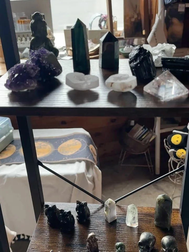 Happy Small Business Saturday! Support Cosmic North online today (Etsy or cosmicnorth.com) or in person tomorrow and put your money where it will make a difference❤️✨

#crystaljewelry #bohojewelry #celestialjewelry #crystalearrings #gemstoneearrings 