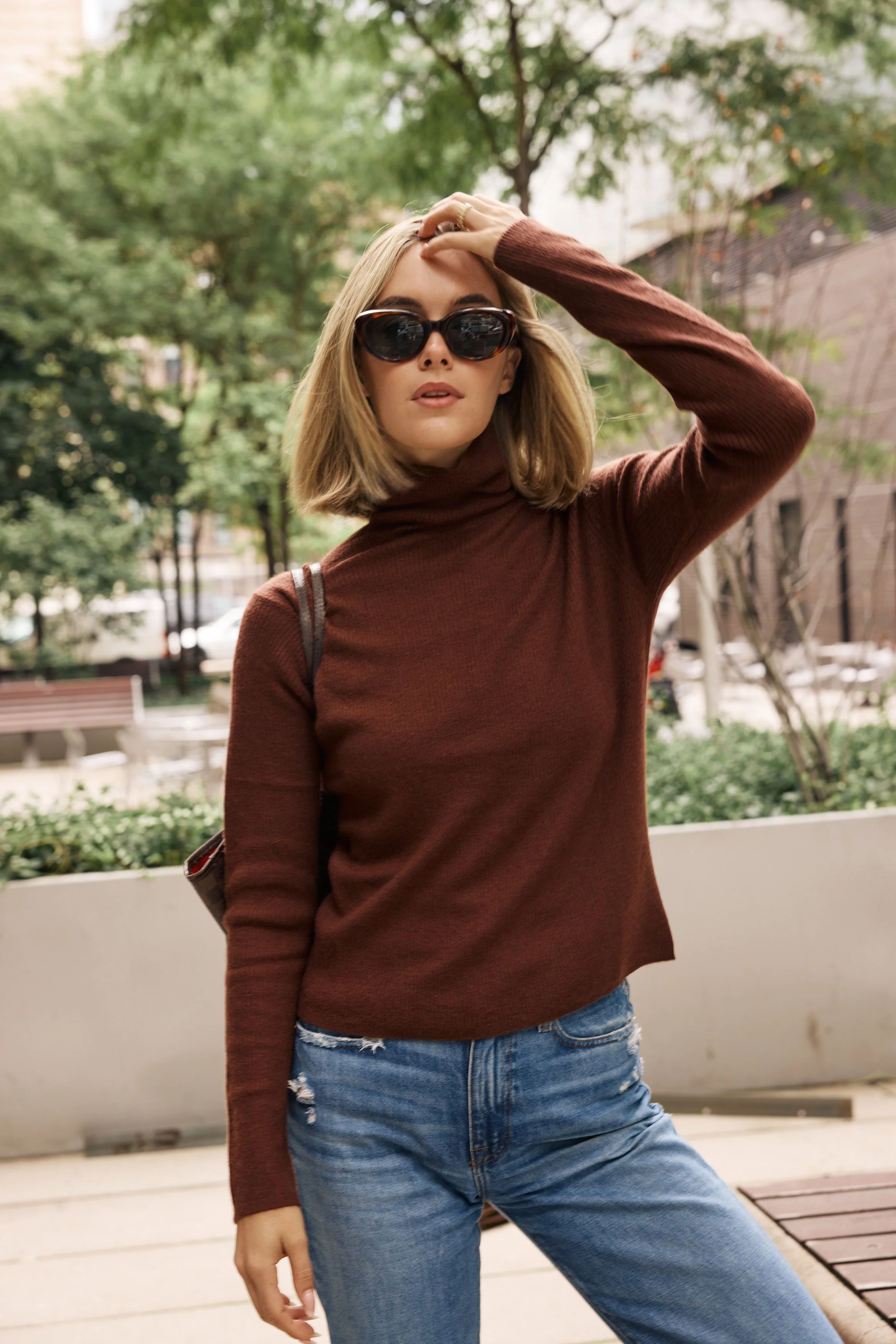 Frida Ribbed Pure Cashmere Long Sleeve Turtleneck