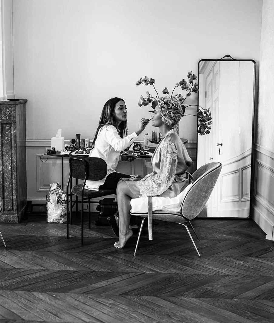 Bride getting ready for her wedding at Parc Broekhuizen