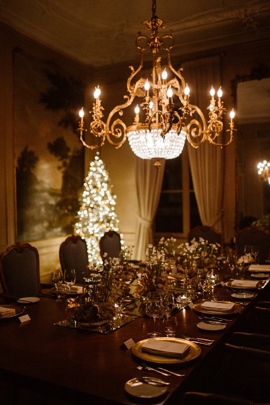 Luxury wedding table setup at Waldorf Astoria Amsterdam styled for a destination bride by Italian bridal glam artist.