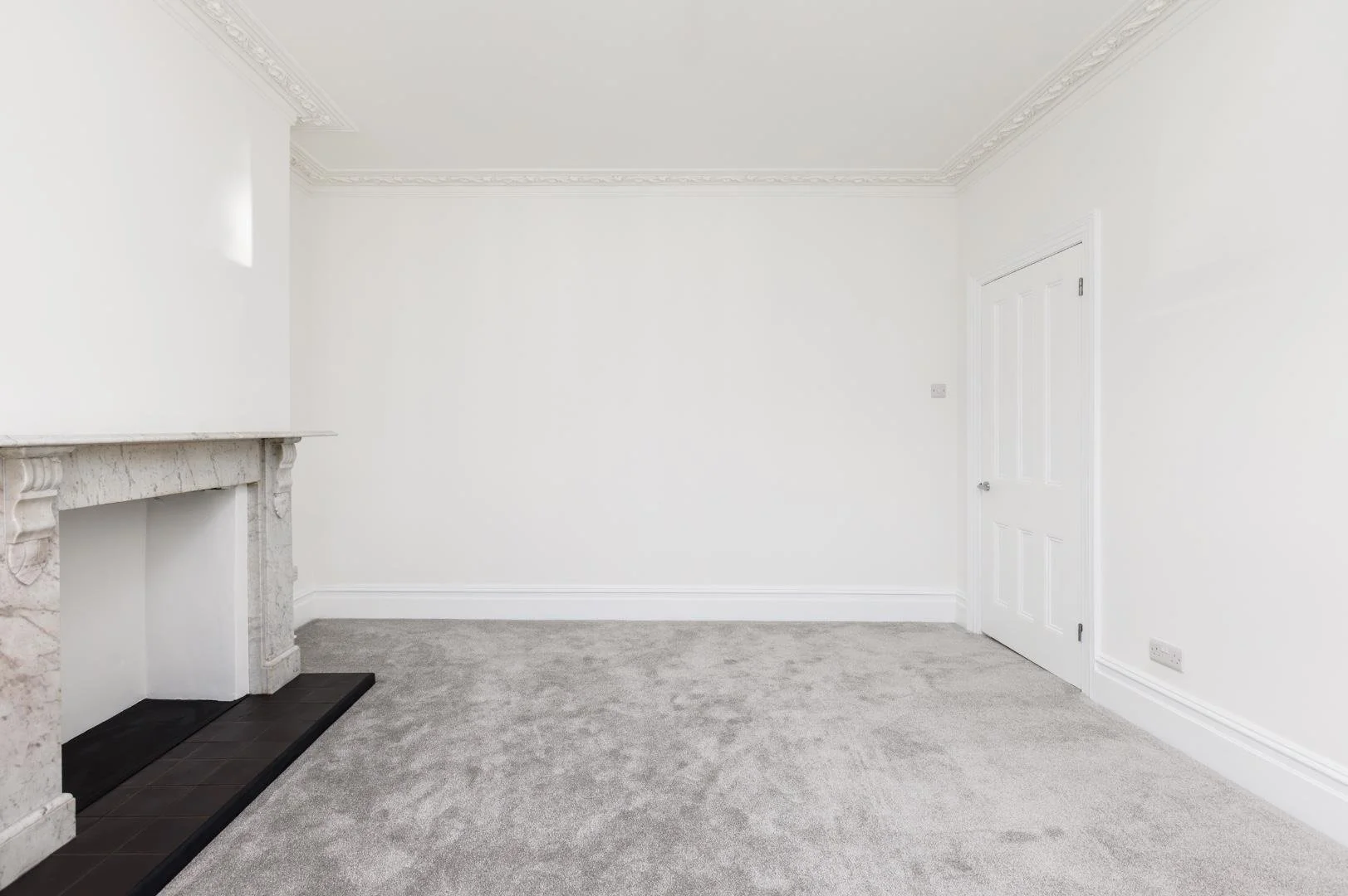 84 somerset road front reception.jpg