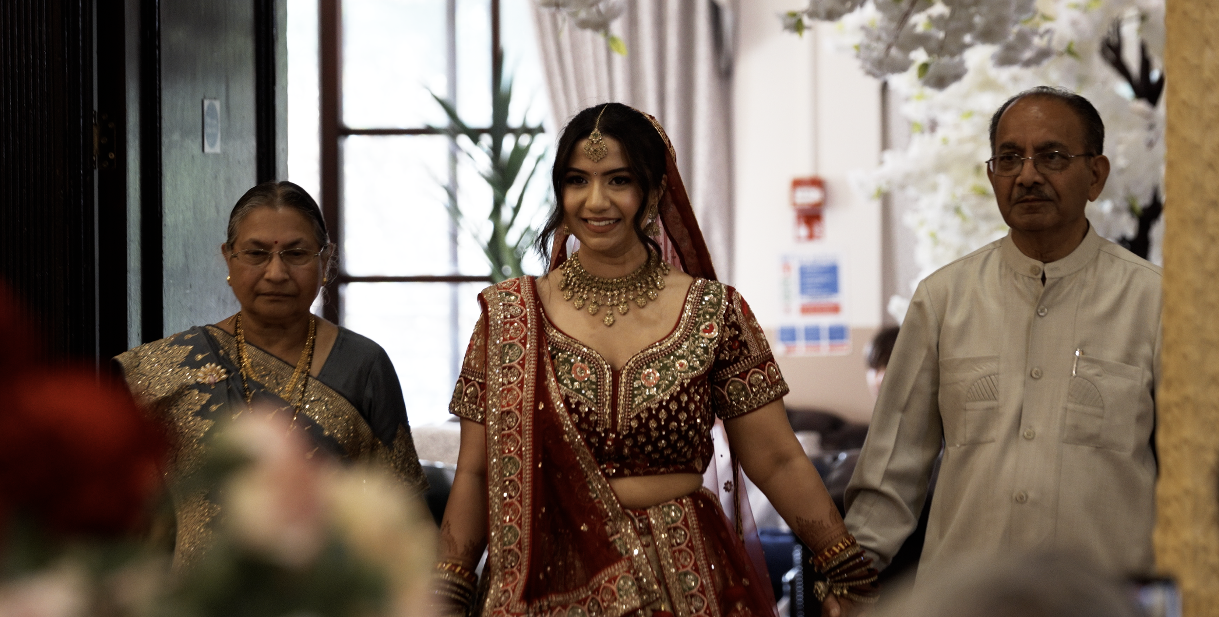 The moment everyone waits for - 5 tips for the perfect bride entrance at a Hindu wedding ceremony