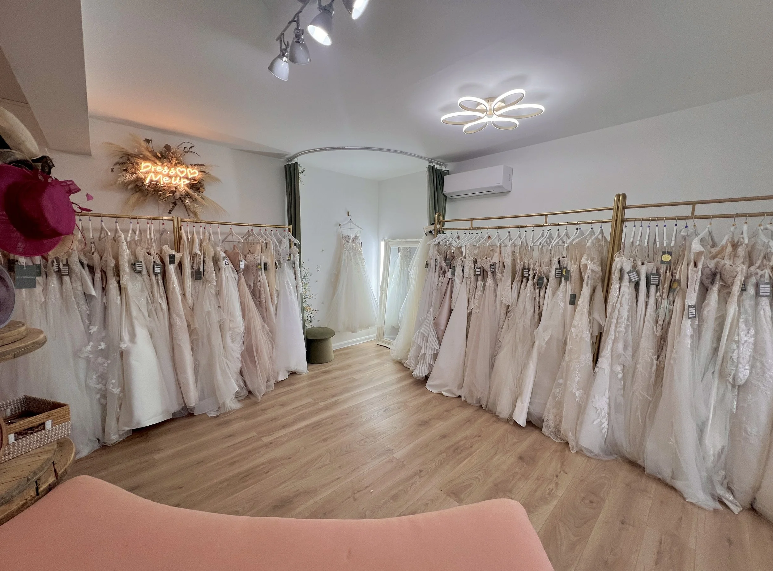 💍 Top 10 Wedding Dress Trends for 2026 Brides | Off-the-Peg Wedding Dresses in Navenby, Lincolnshire