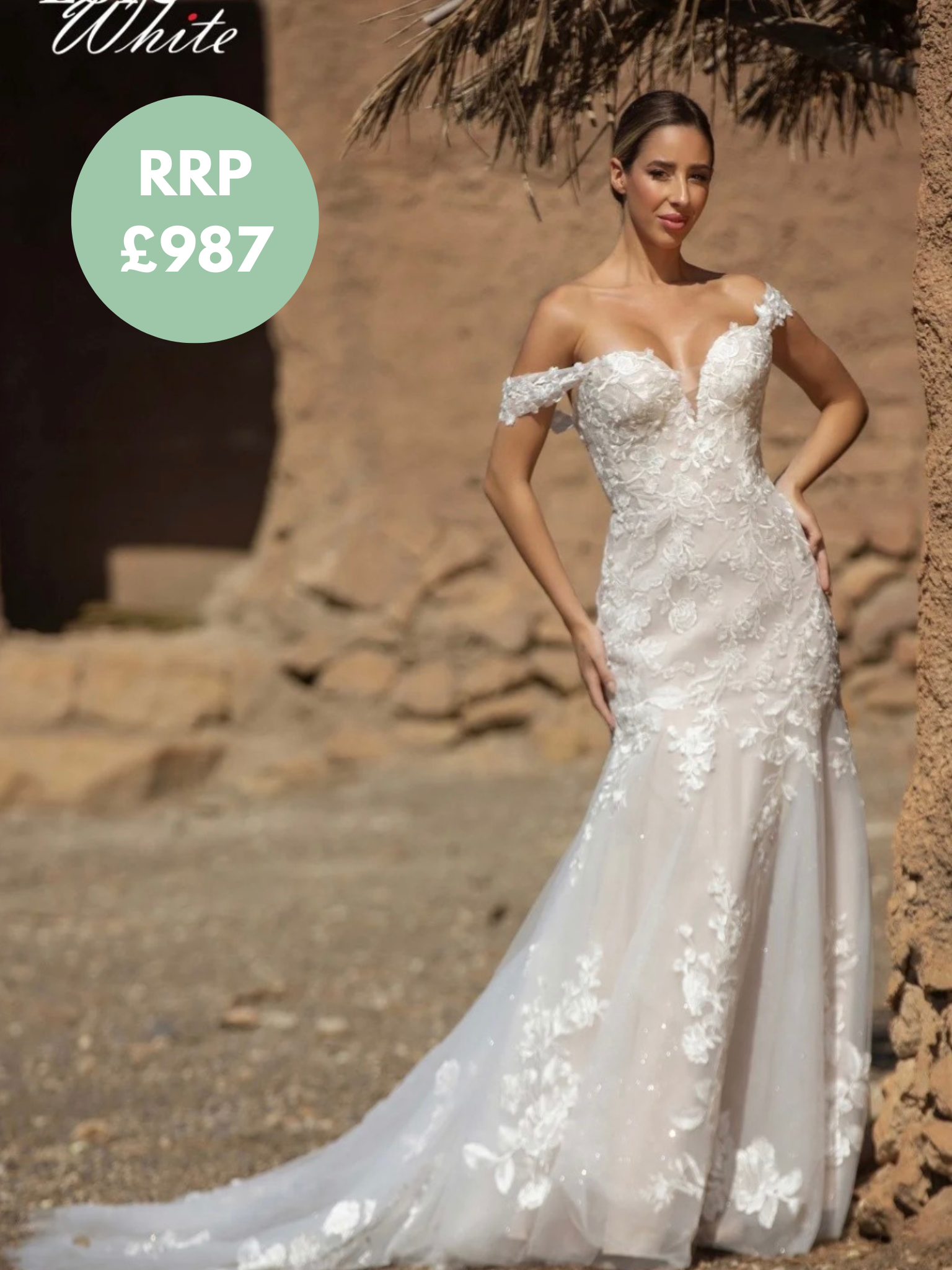 Lore White Bridal Gown- 4W820  - Size 16