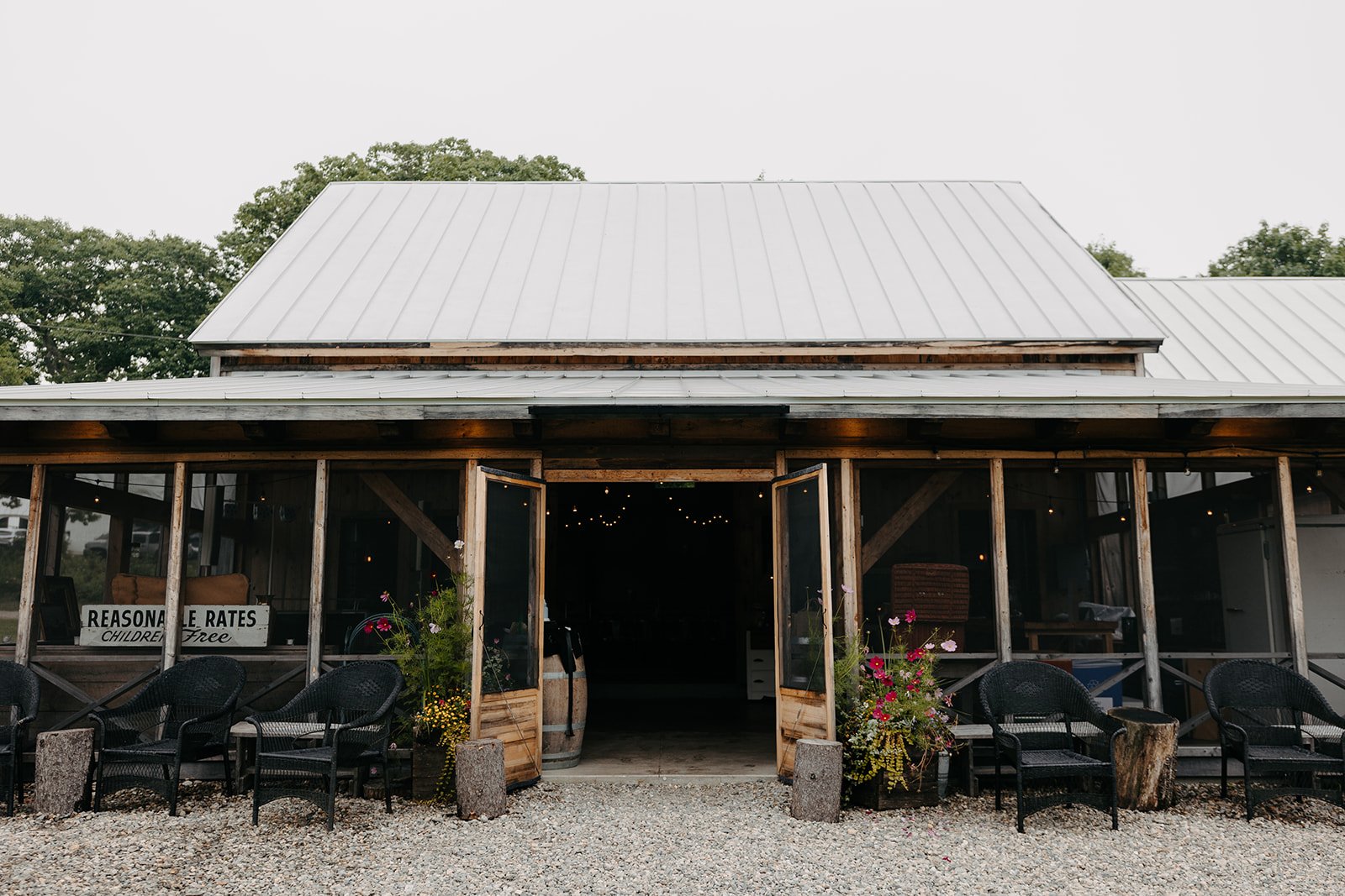 tops'l wedding barn for receptions in Maine