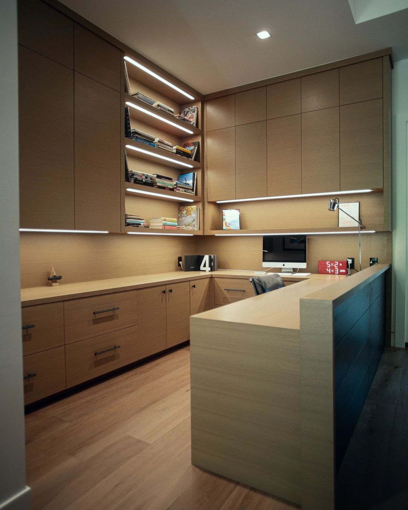 A quiet workspace built for focus.

Custom rift white oak cabinetry wraps the room with clean lines and hidden storage, while integrated lighting brings warmth to every surface.

#blackoakcollective #moderncabinetry #clevelanddesign #custommillwork #