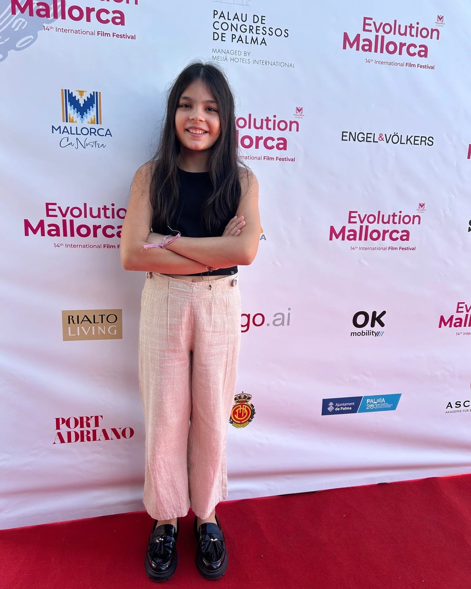 Avui la protagonista de Maria Engana, na @guiomar.caiado, ha estat a la presentaci&oacute; del 'talent balear' al @evolutionmallorcafilmfestival , a on el nostre curt est&agrave; en secci&oacute; oficial.
📅 Dissabte 25 d&rsquo;octubre a les 4PM al @