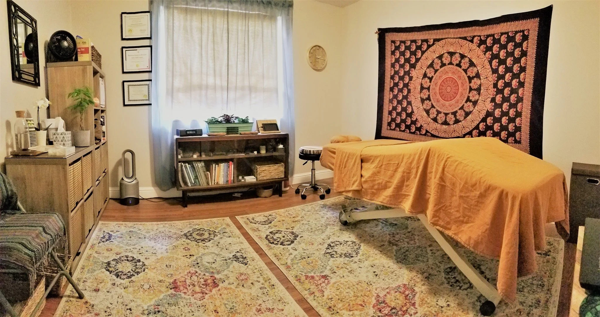 This therapeutic table offers a blend of extensive treatment experience using a clinical orthopedic approach, classic deep tissue and other massage techniques, assisted unwinding, active release methods, biomechanical expertise, Craniosacral Therapy,