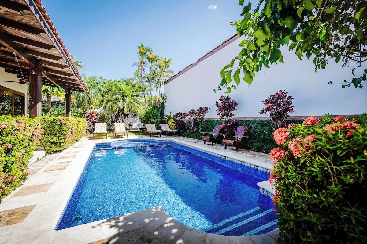 Beautiful pool with in pool seating, pool floats & towels provided