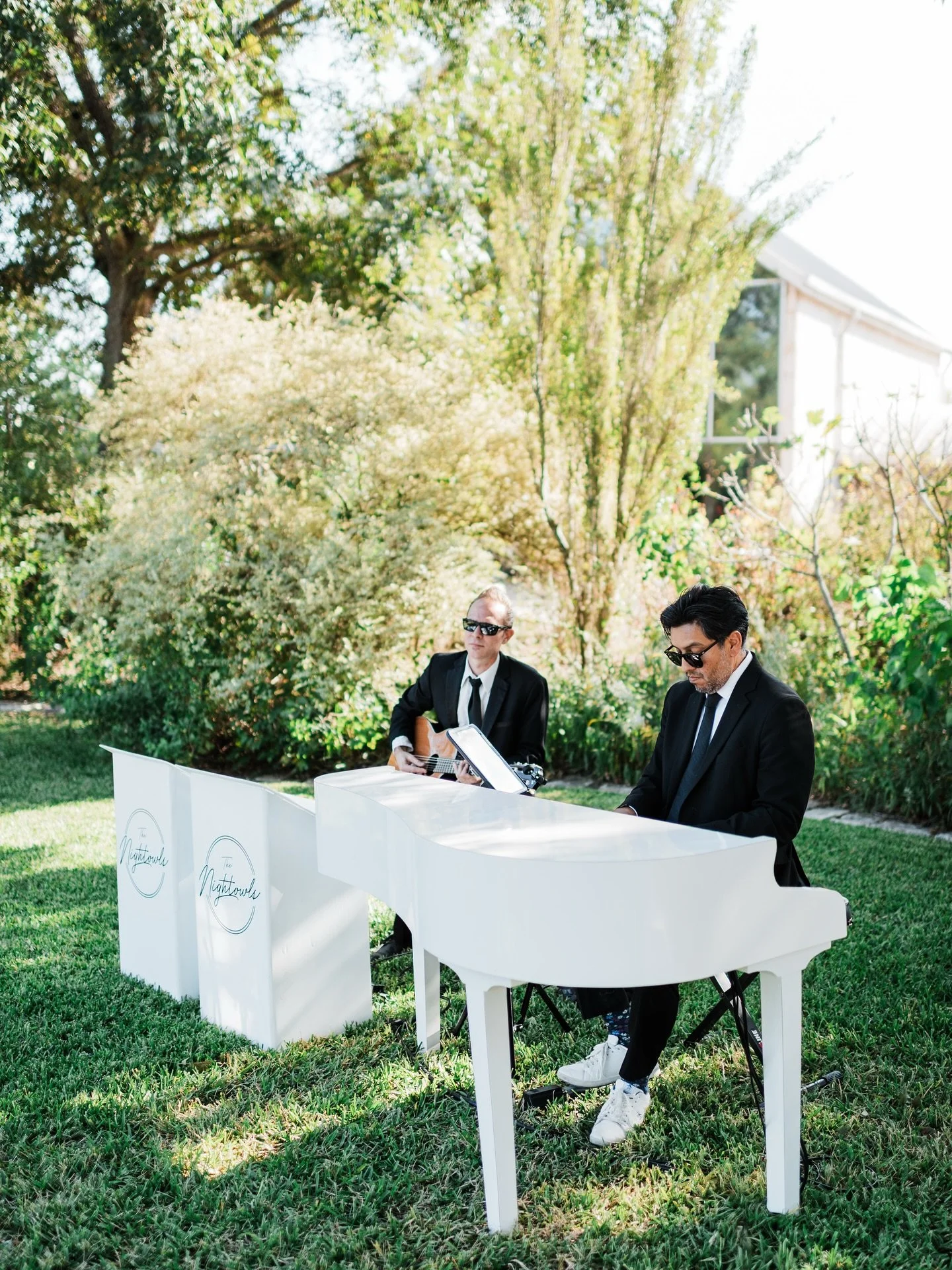 A full day of magic at @barrmansion ✨🎶From ceremony to cocktail hour, dance party to sendoff — every moment of this wedding day was thoughtfully curated by @wearethenightowls and the @topdowncreative team🤘🏻
This celebration started at the c