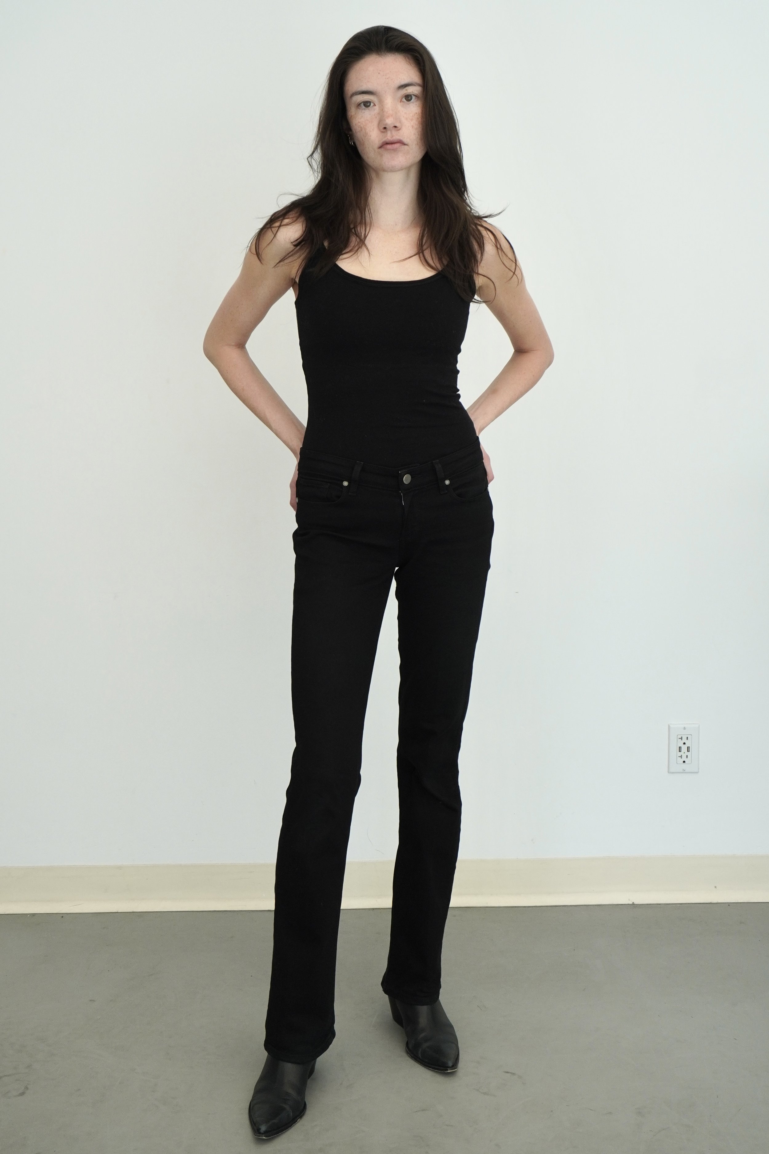 Full body arms on hips.jpg