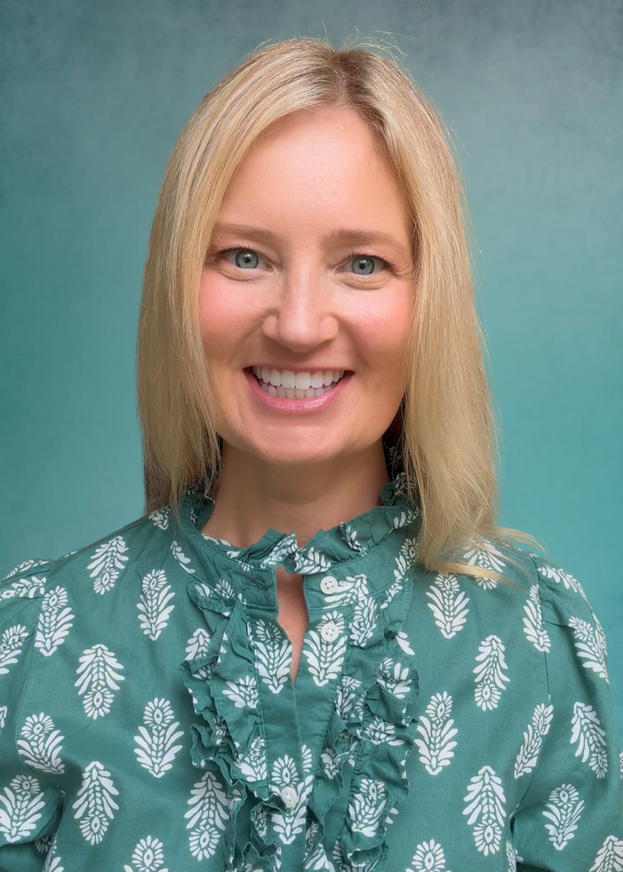 Portrait of Seanra Kalil, PA-C, founder and ADHD treatment practitioner of Wellness Pattern Studio in West Des Moines, Iowa summer 2026