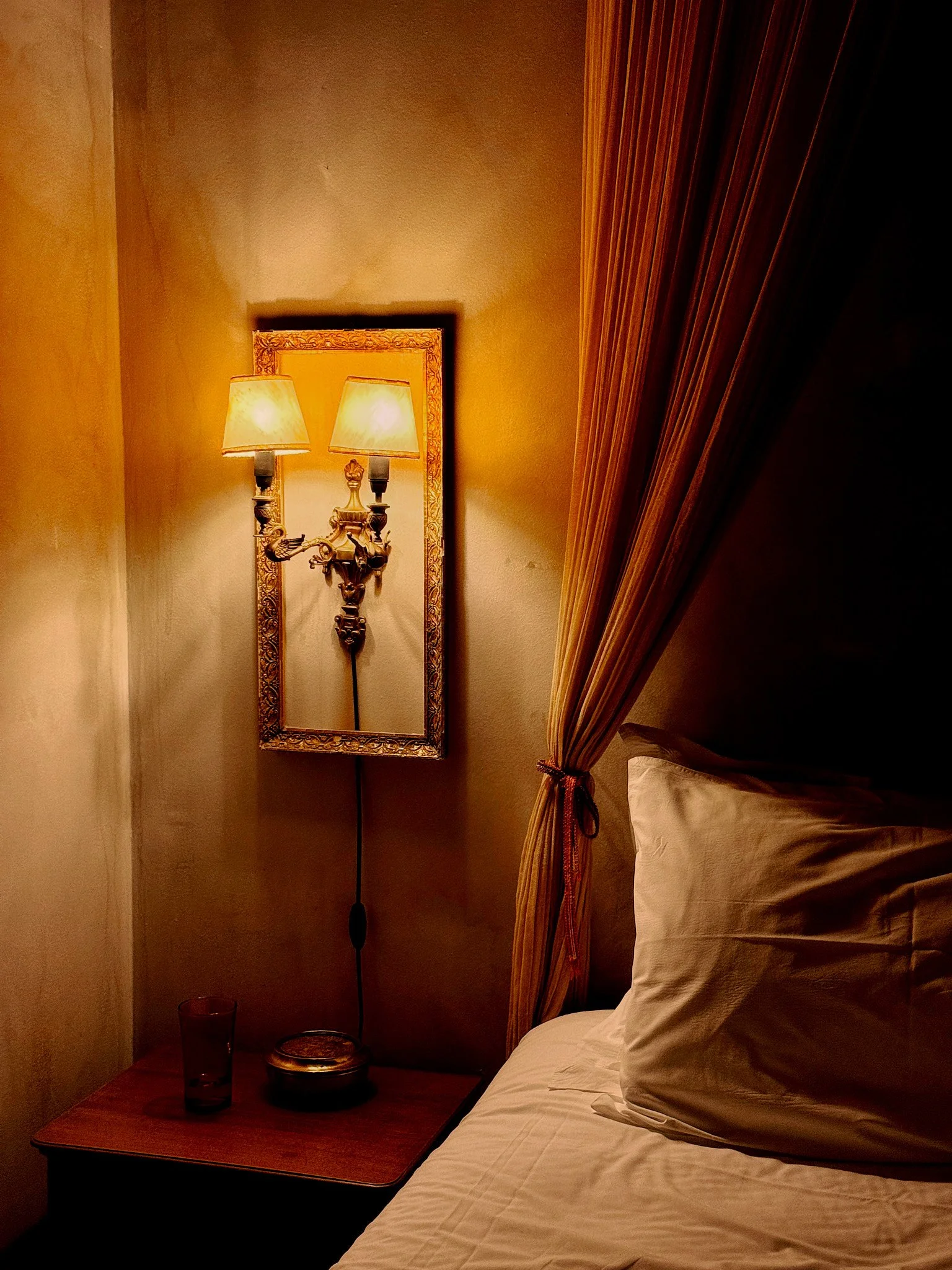 JenCausey-hotelroom-Athens.jpg