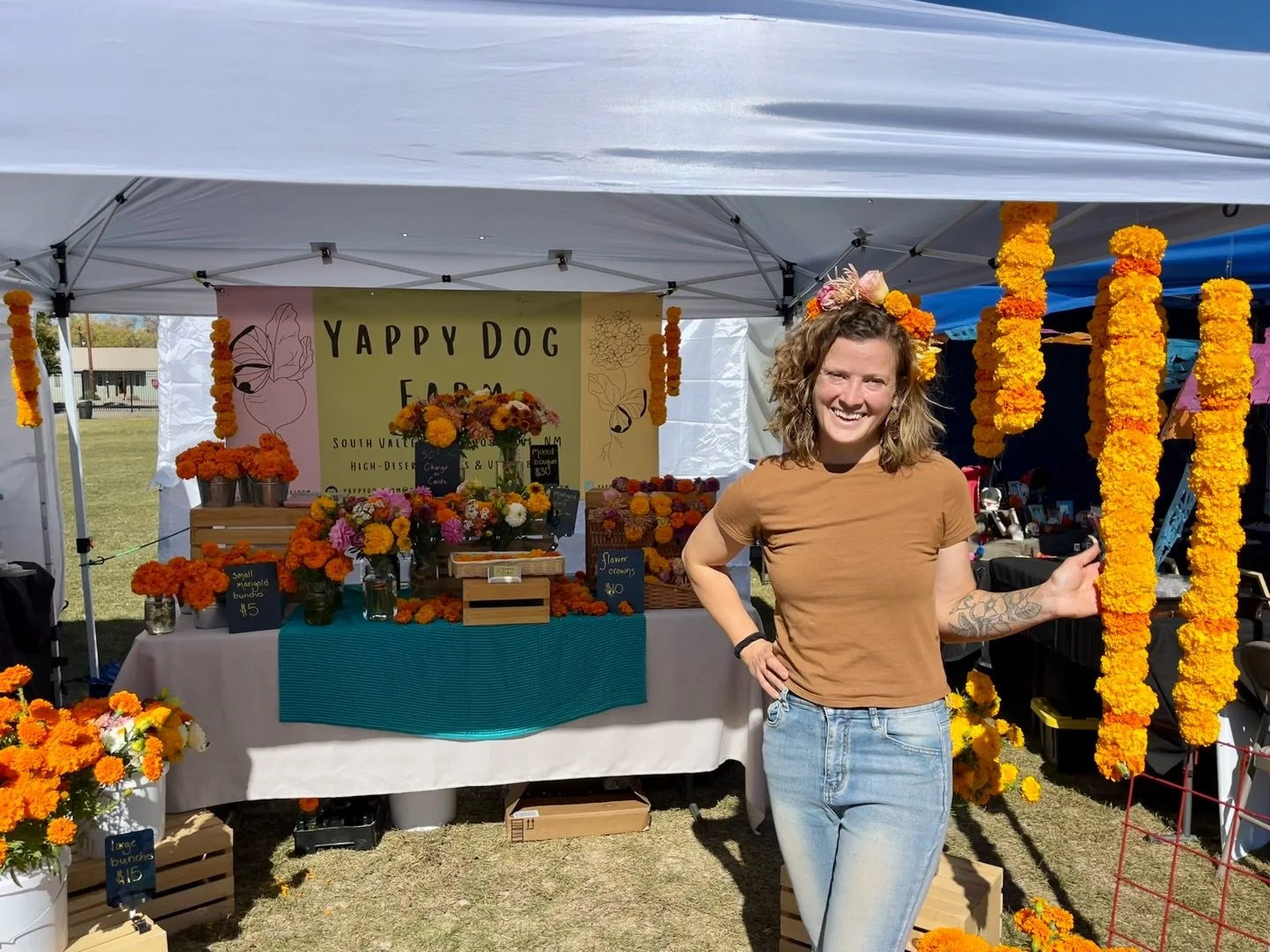 Marigold snapshots from this fall 🧡 🧡 🧡 

📸1 our booth at the @muertos_y_marigolds D&iacute;a de Los Muertos celebration
📸2-4, 6,7 our marigold u-pick
📸 5 car packed with a marigold delivery to @grandmascoffeegarden 
📸 8 &amp; 9 the marigolds 