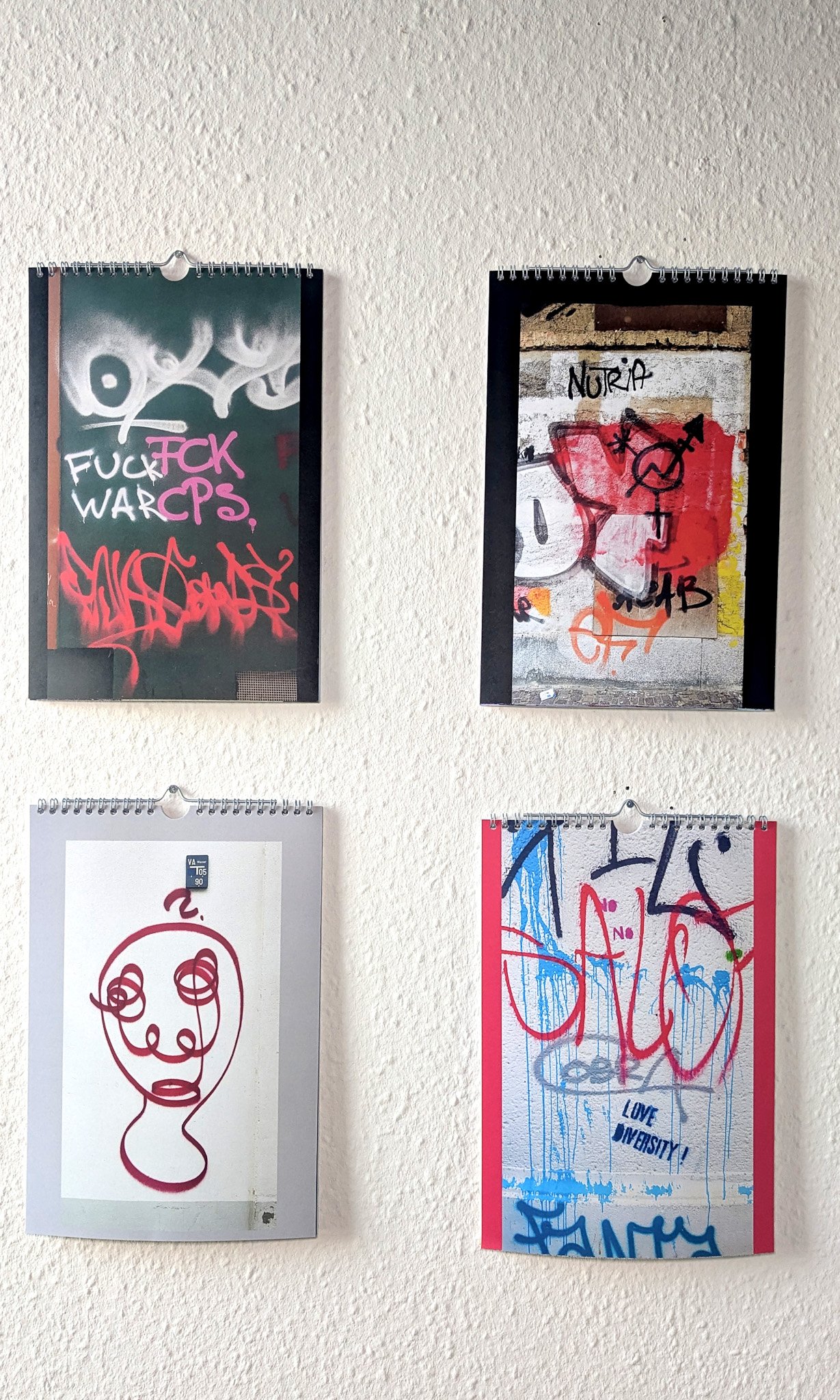 WEB-RauhfaserCollektionAnsicht-street-talk-mano-krach-6.JPG