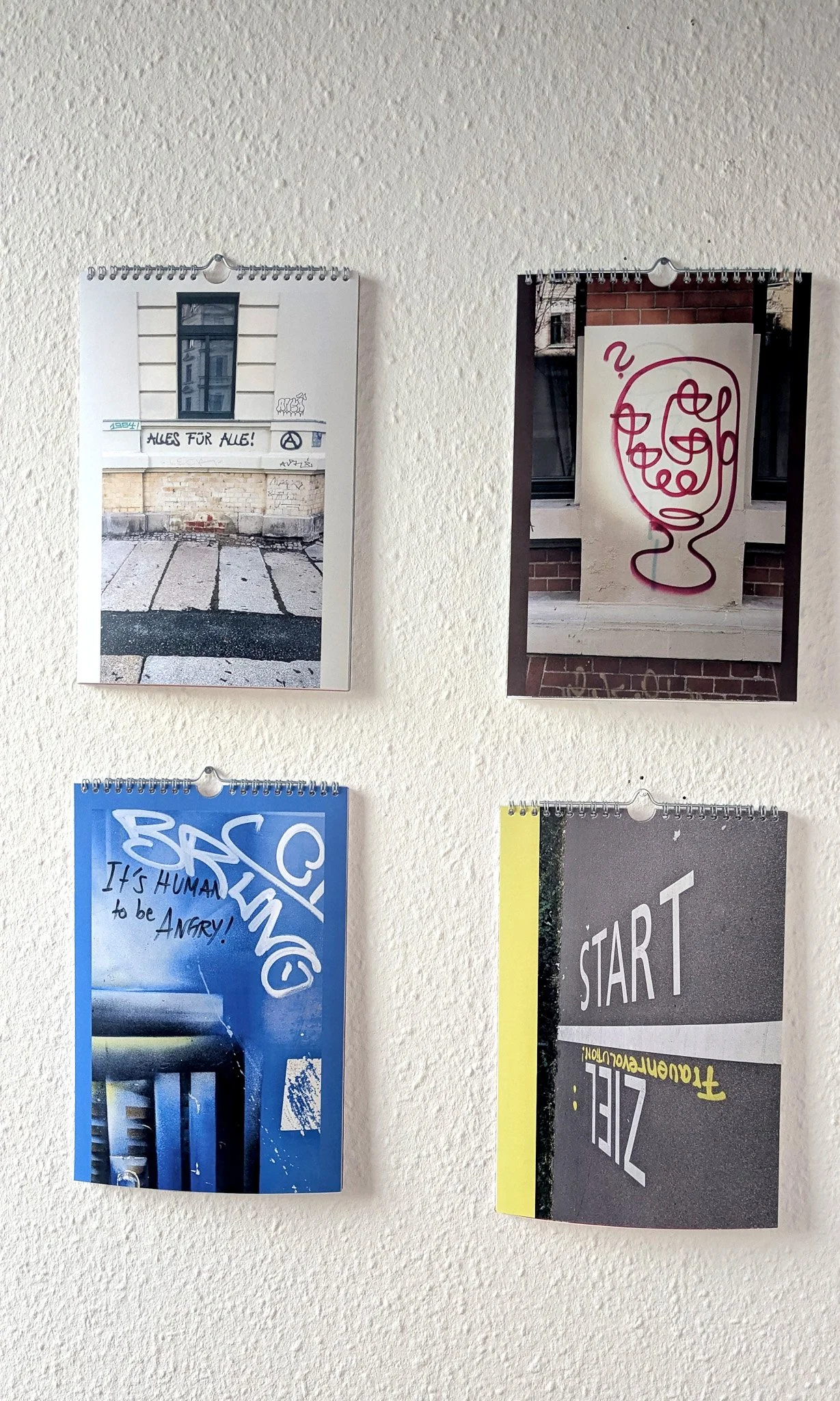 WEB-RauhfaserCollektionAnsicht-street-talk-mano-krach-11.JPG