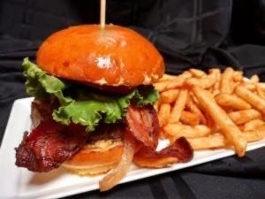 🍸 Rigby’s Bar & Grill – Rehoboth Beach
