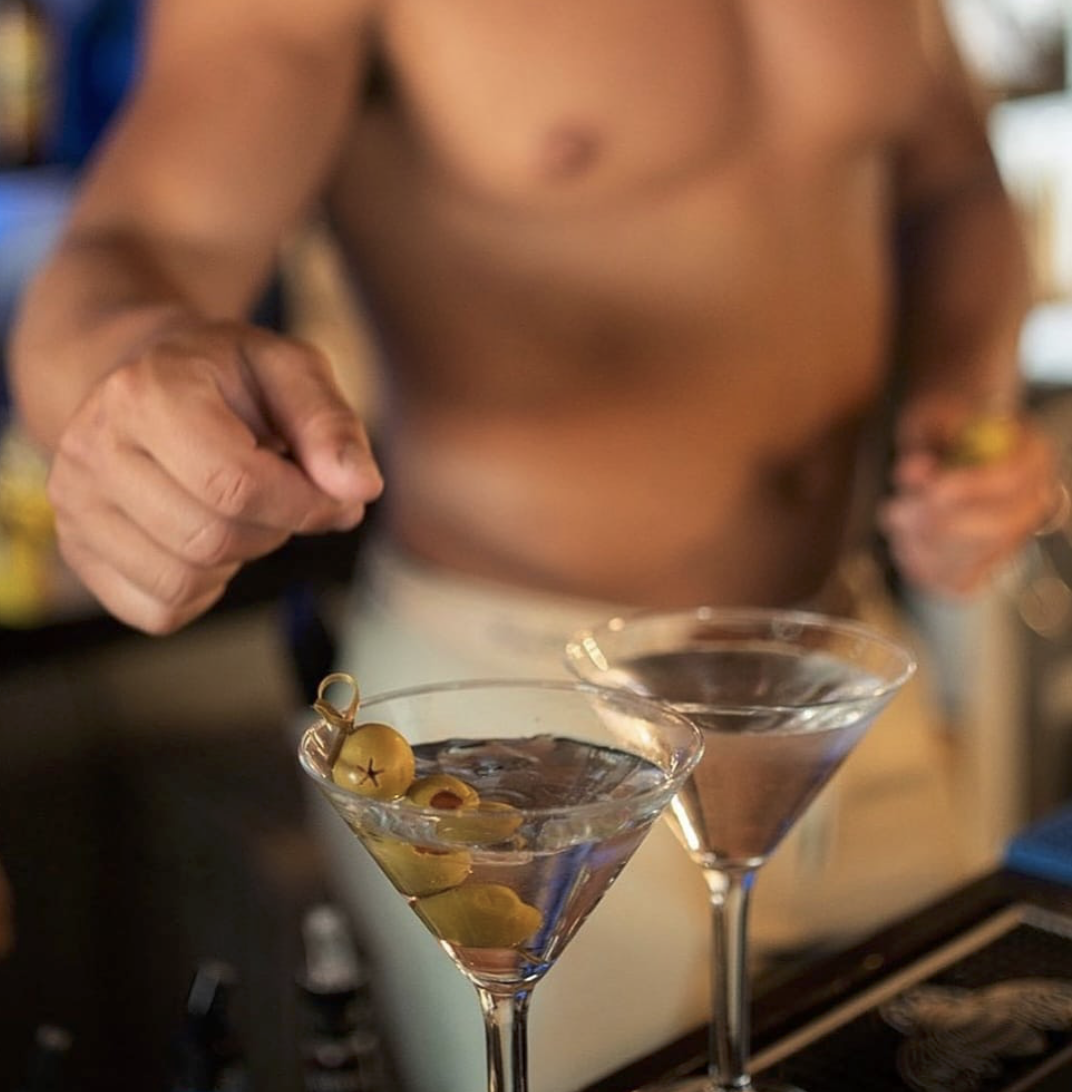 Aqua Bar &amp; Grill